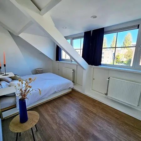 Apartment Licht En Ruime Eengezinswoning
