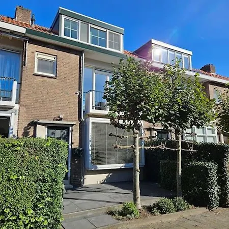 Licht En Ruime Eengezinswoning Apartment *