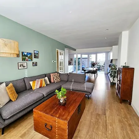 Apartment Licht En Ruime Eengezinswoning